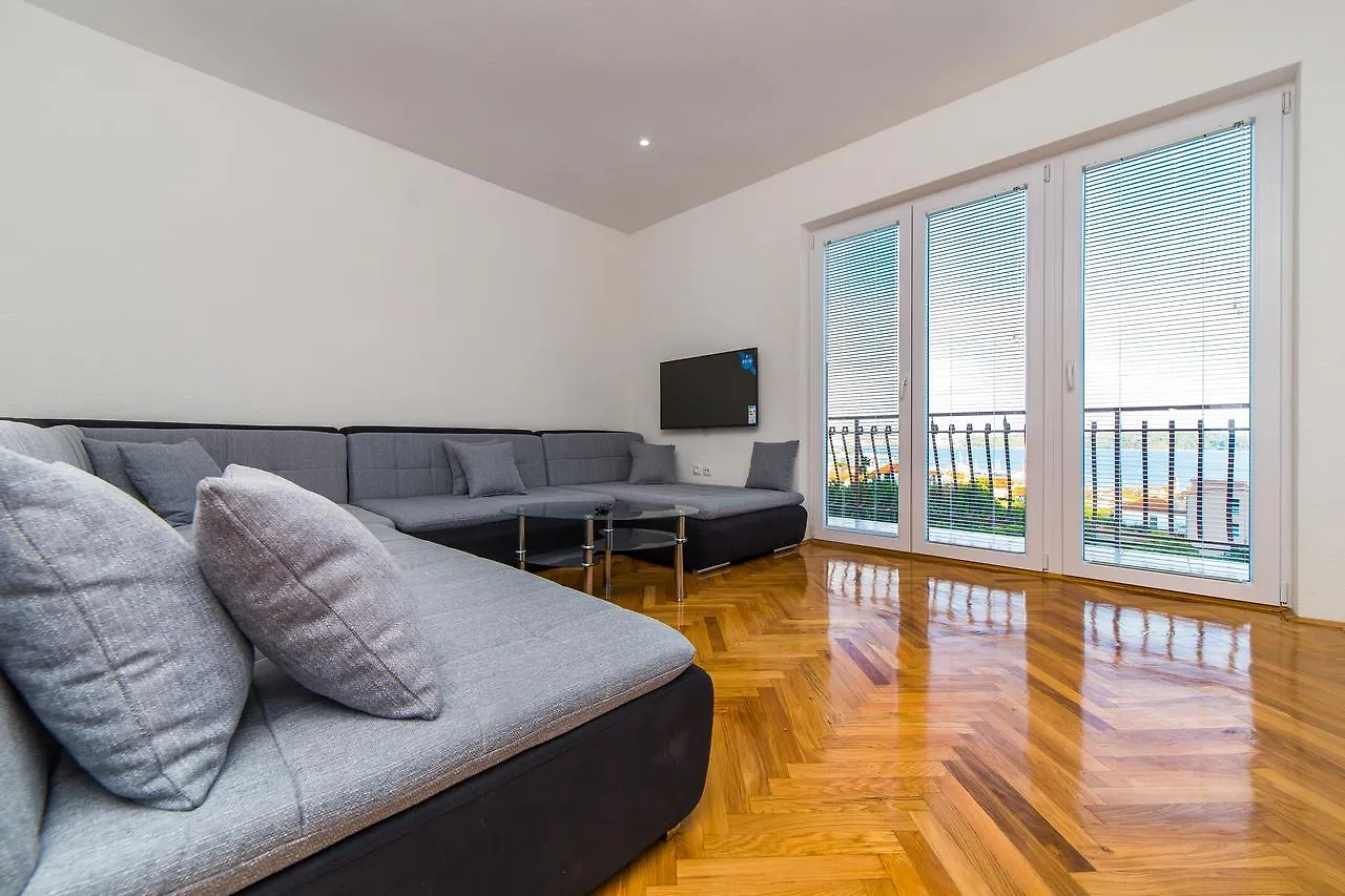 Apartment Drazena location